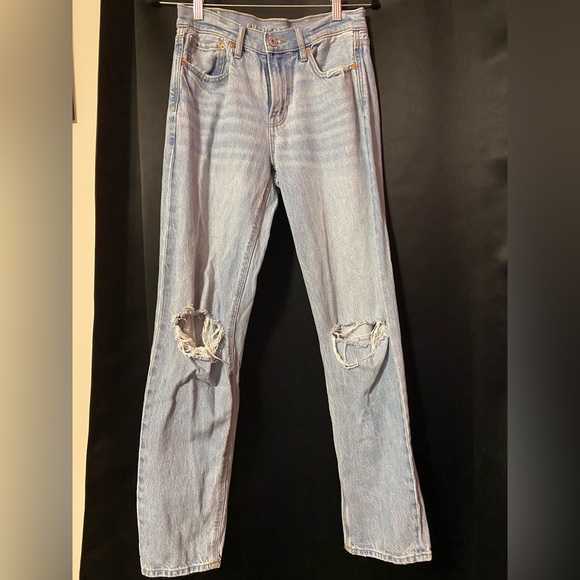 American Eagle Outfitters Denim - American Eagle ripped straight jeans